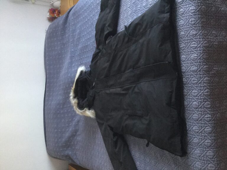 Manteau Canada Gooses a vendre