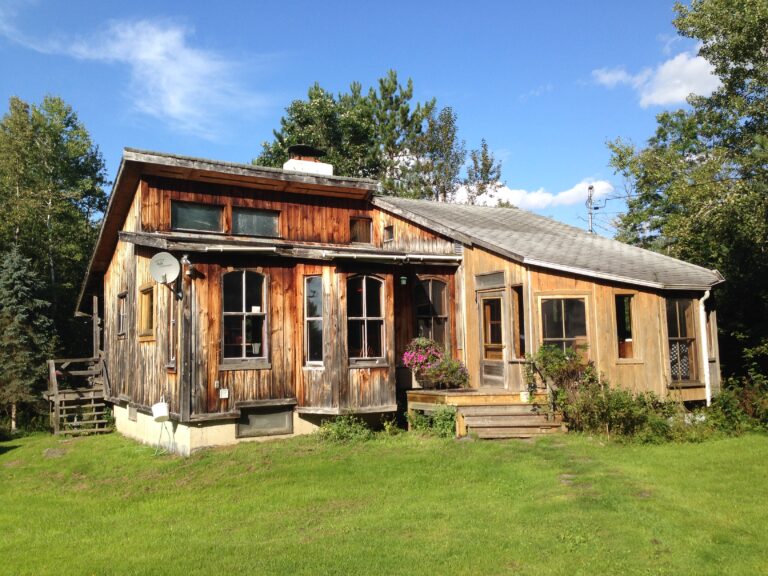 Cozy, Rustic Chalet Winter Rental